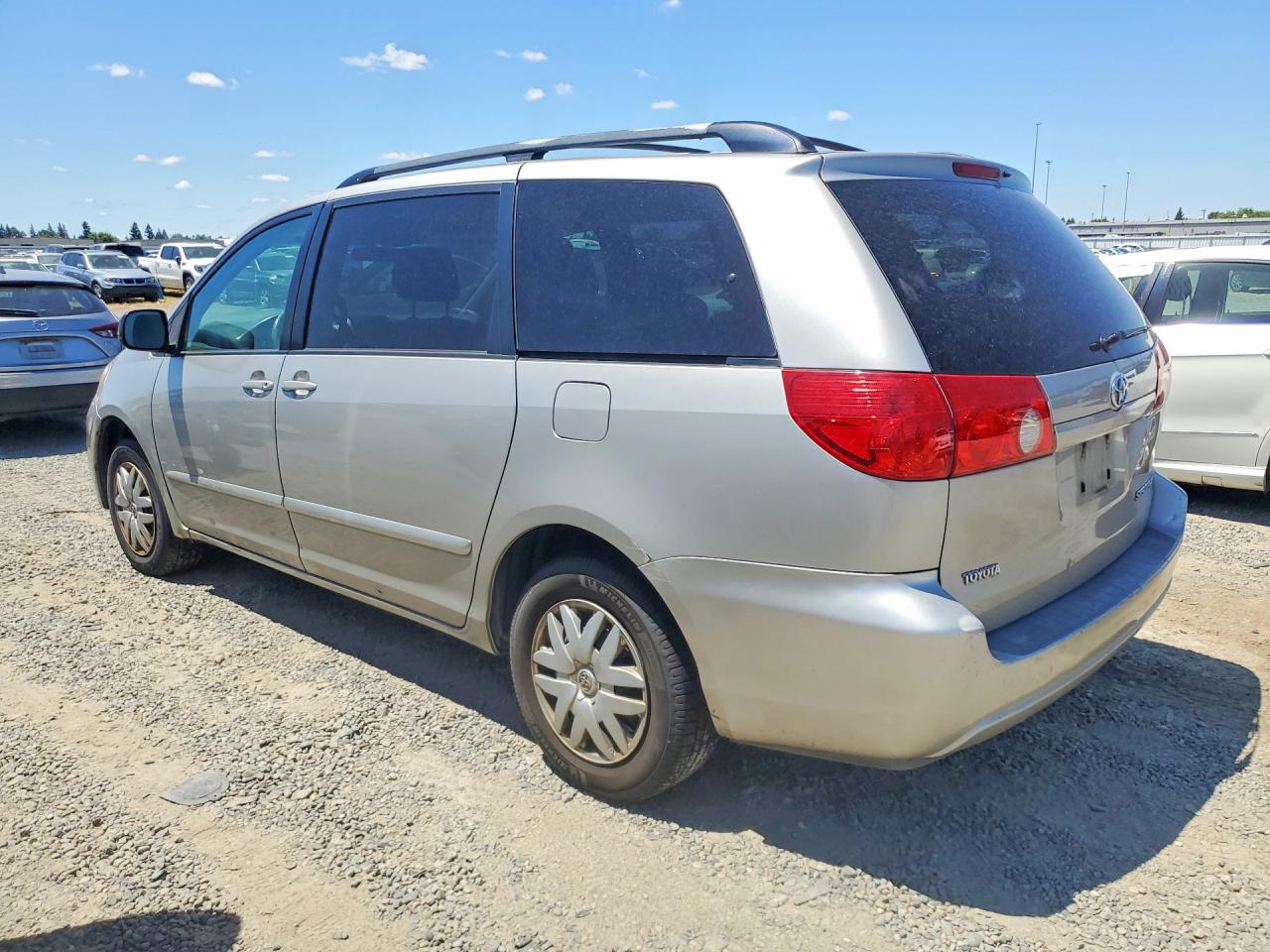 Toyota Sienna Le 8-passenger