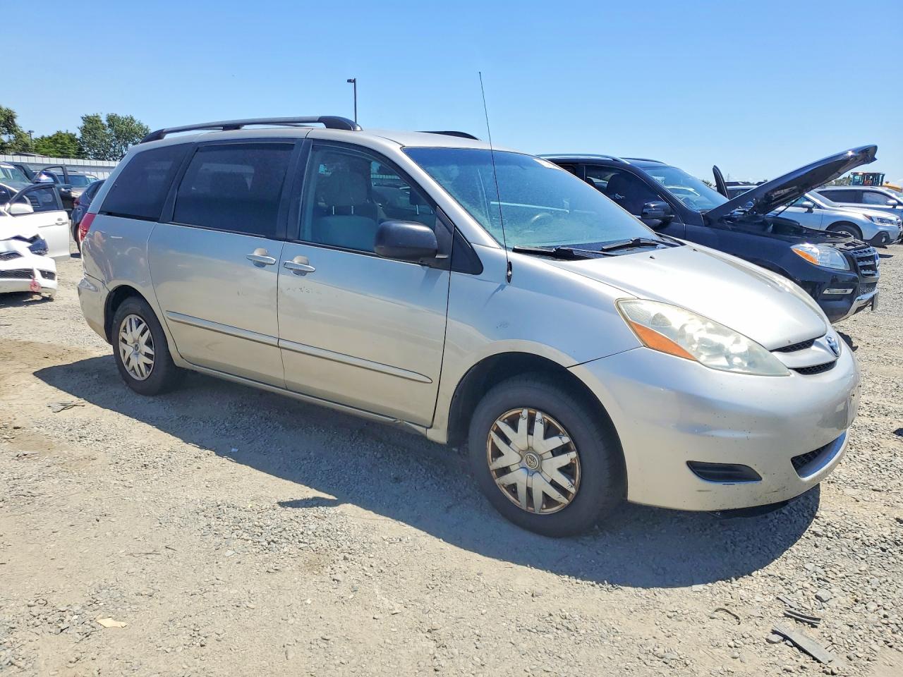 Toyota Sienna Le 8-passenger