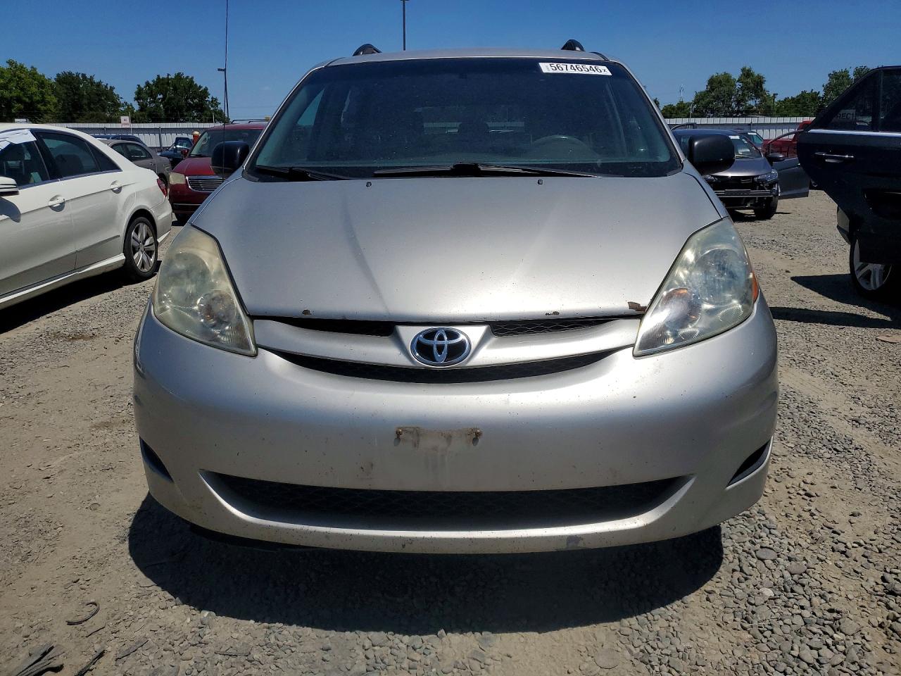Toyota Sienna Le 8-passenger