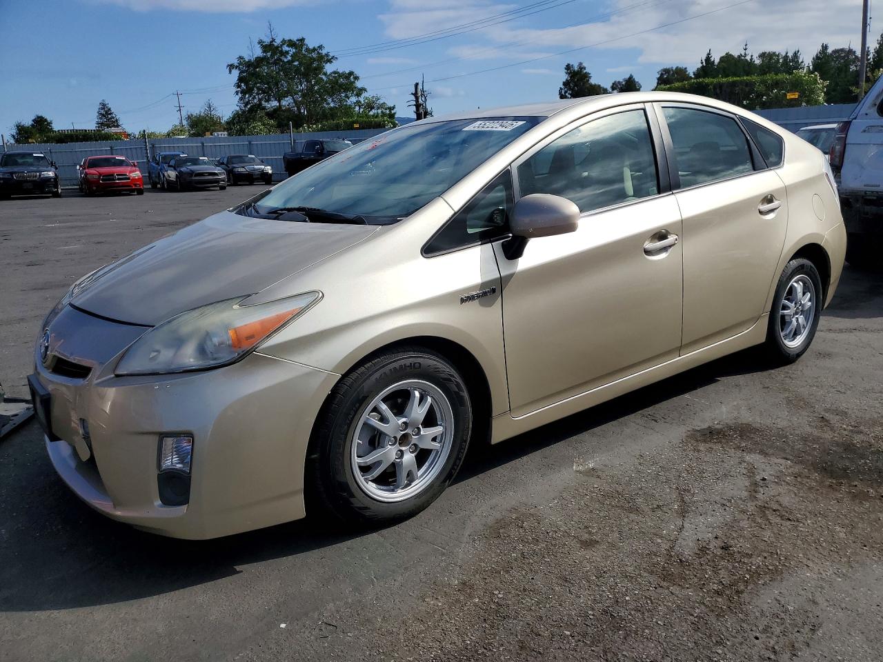 Salvage Toyota Prius Image