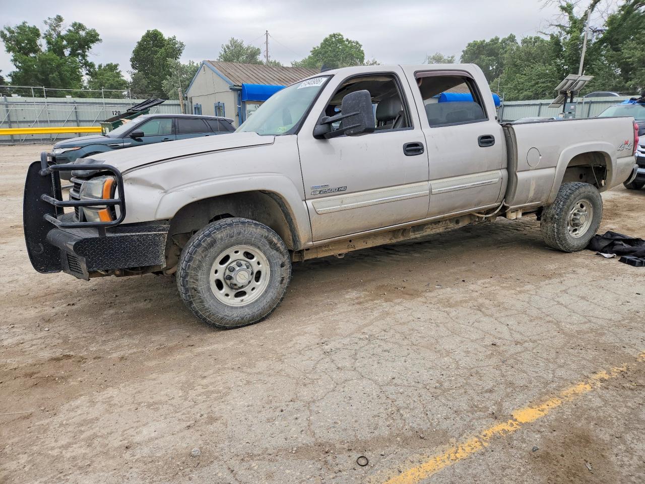 Salvage Chevrolet Silverado Image