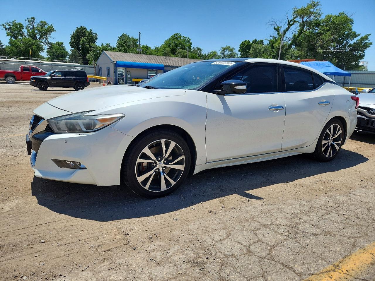 Salvage Nissan Maxima Image
