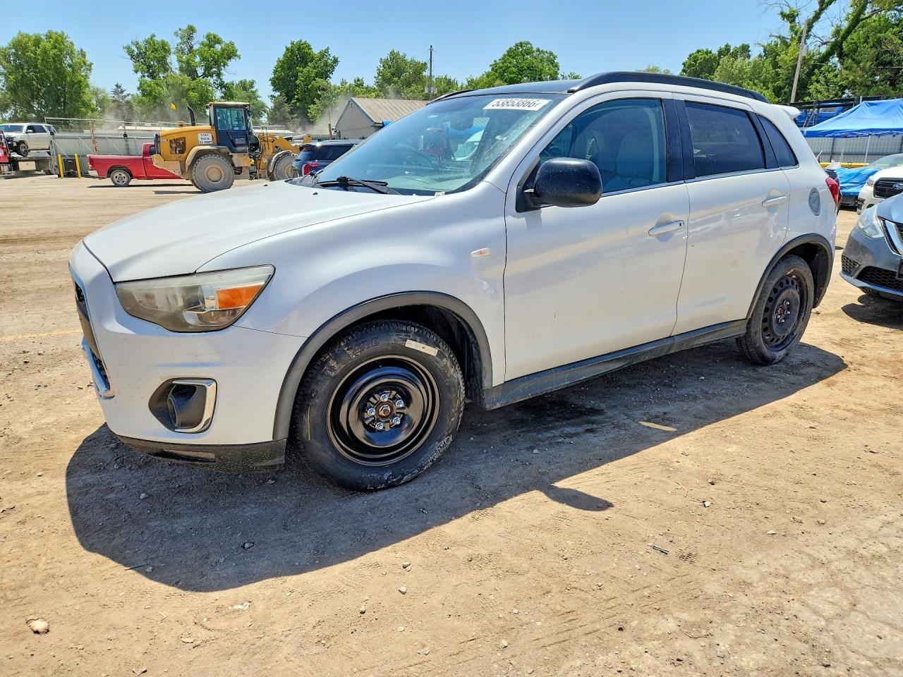 Salvage Mitsubishi Outlander Image