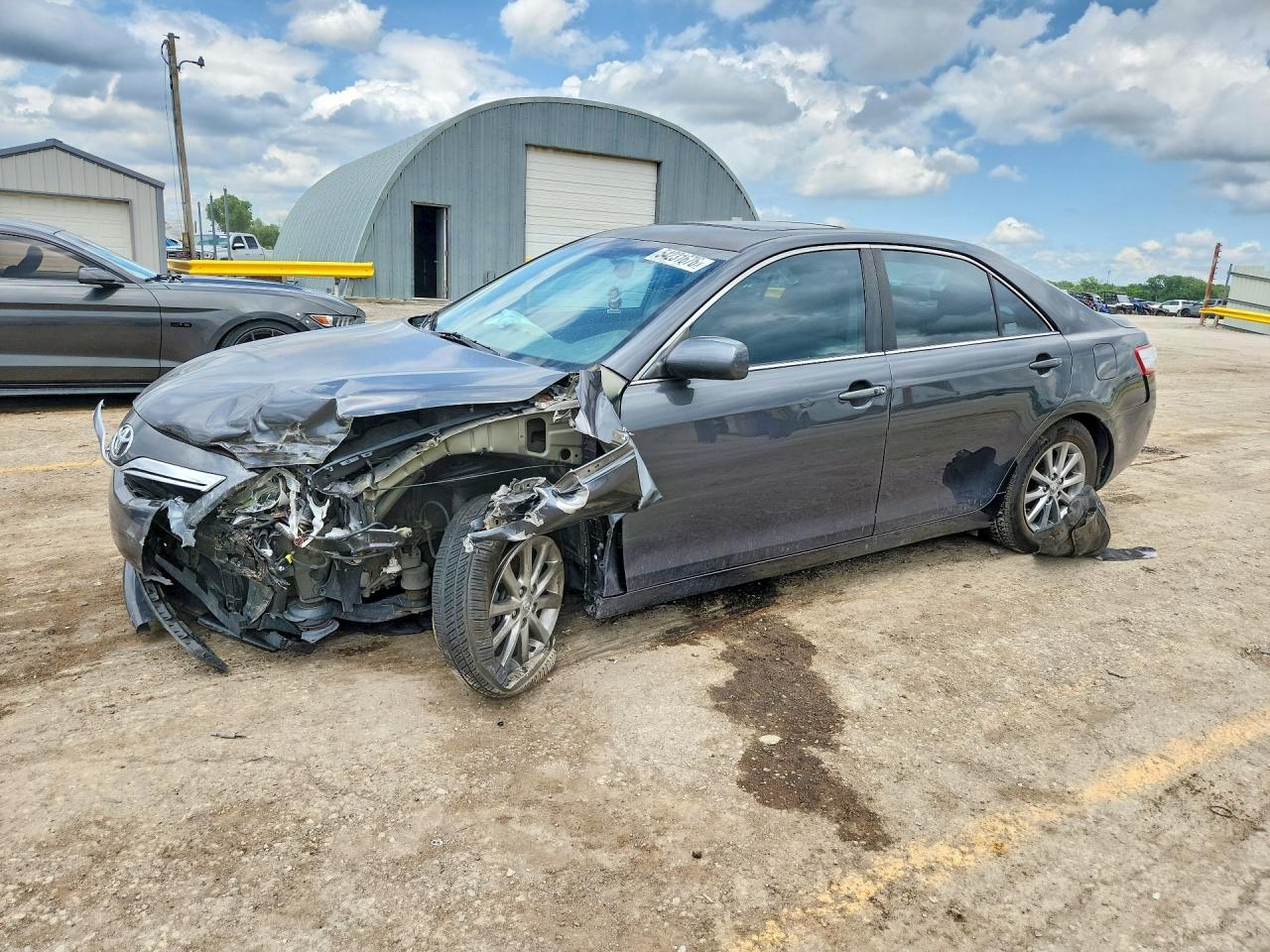 Salvage Toyota Camry Image