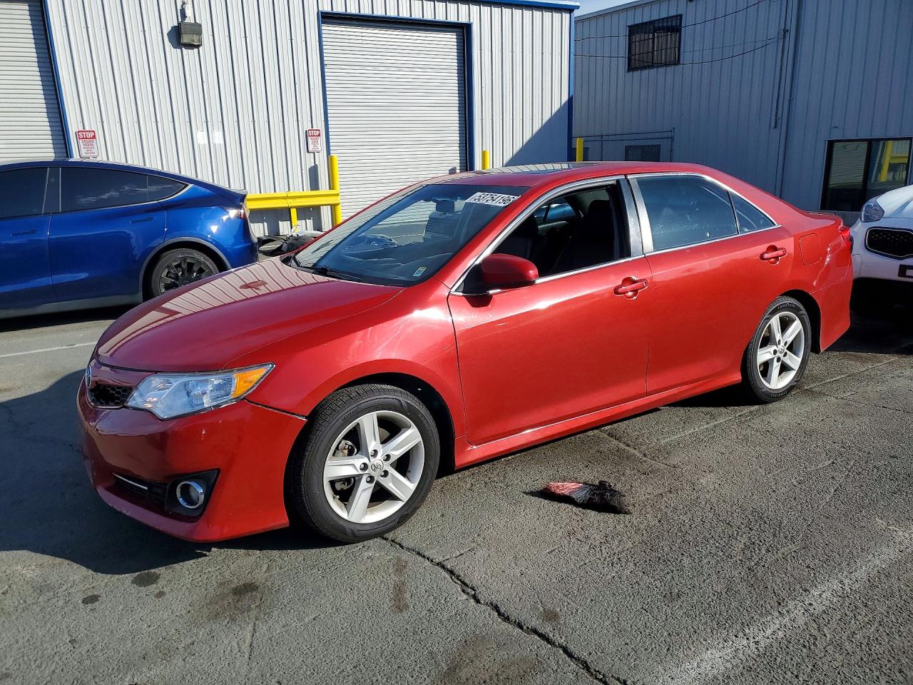 Salvage Toyota Camry Image