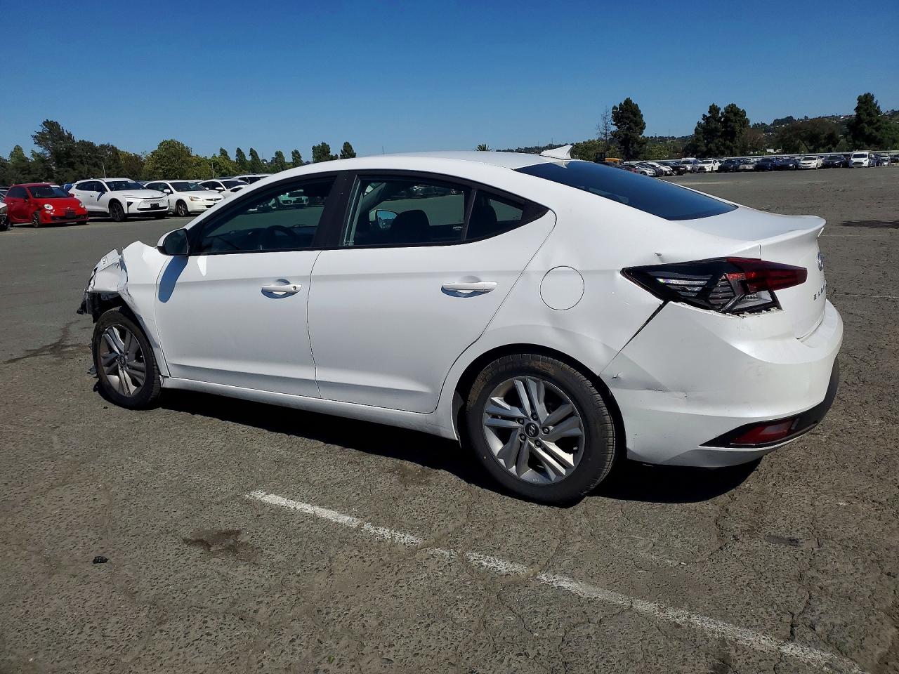 Hyundai ELANTRA Sel