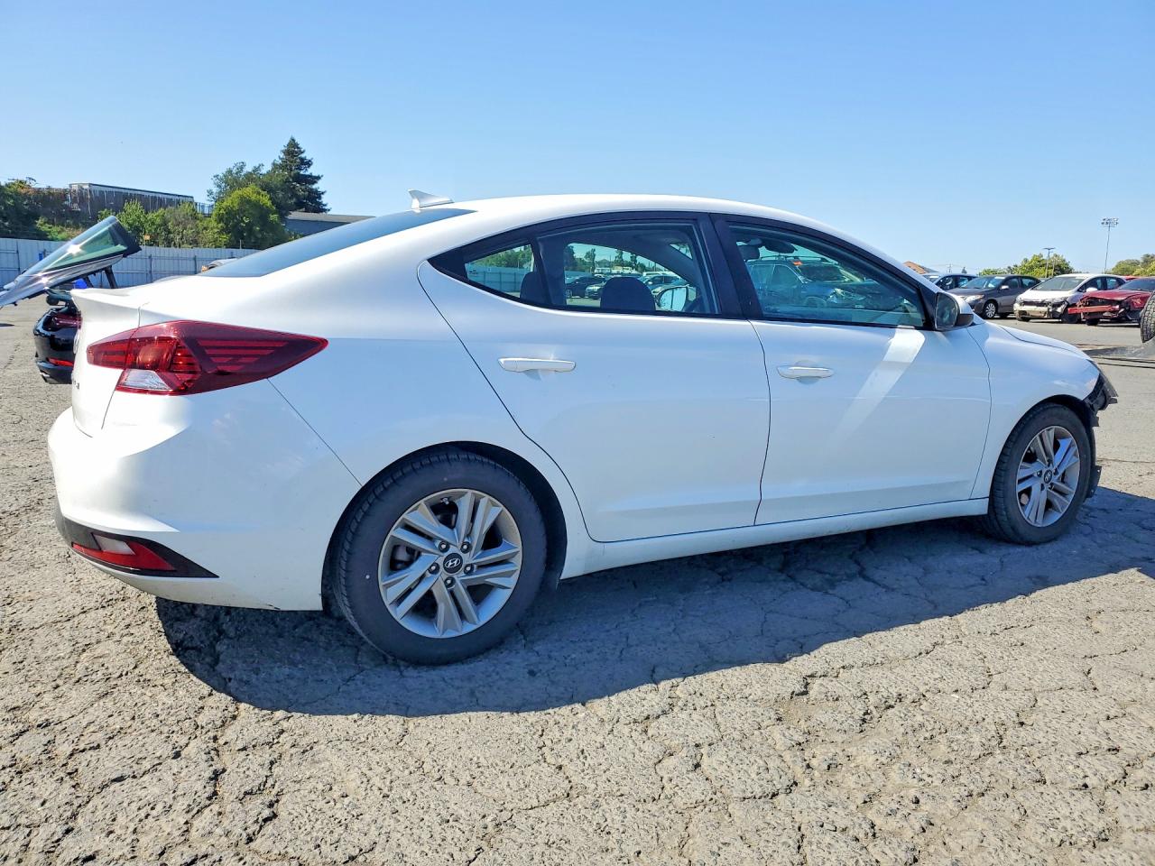 Hyundai ELANTRA Sel