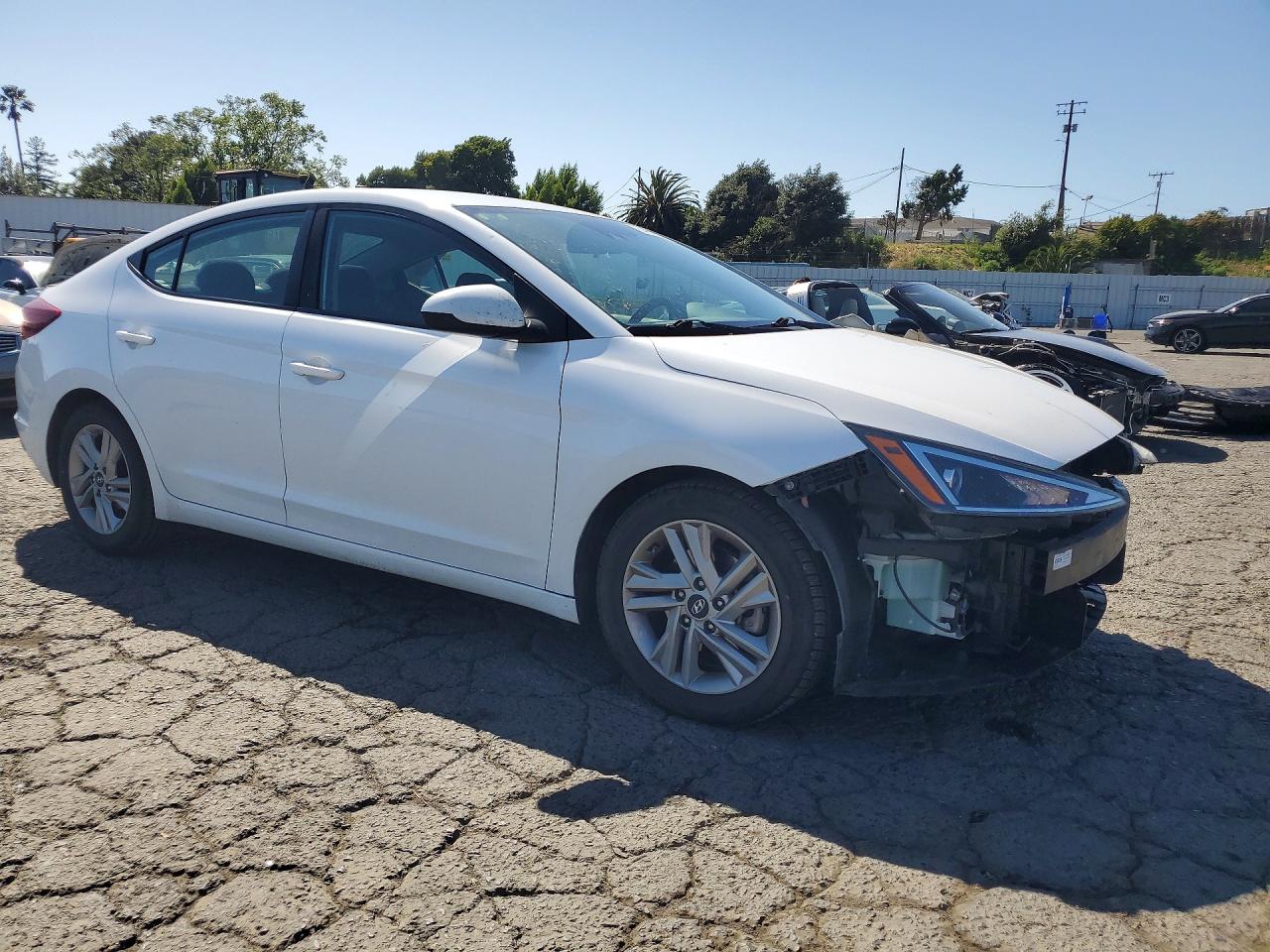 Hyundai ELANTRA Sel