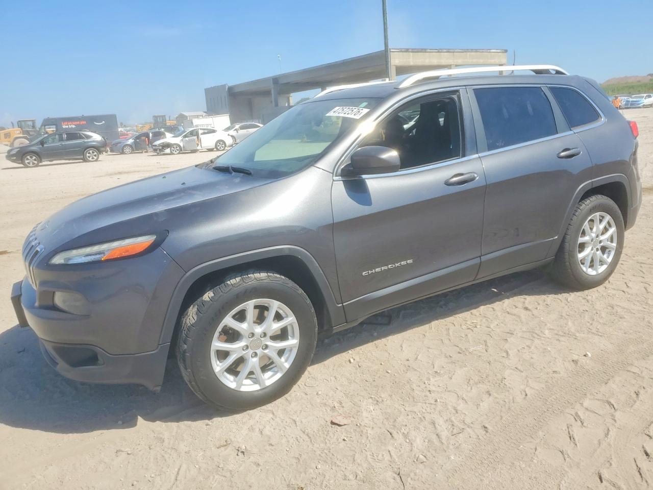 Salvage Jeep Cherokee Image