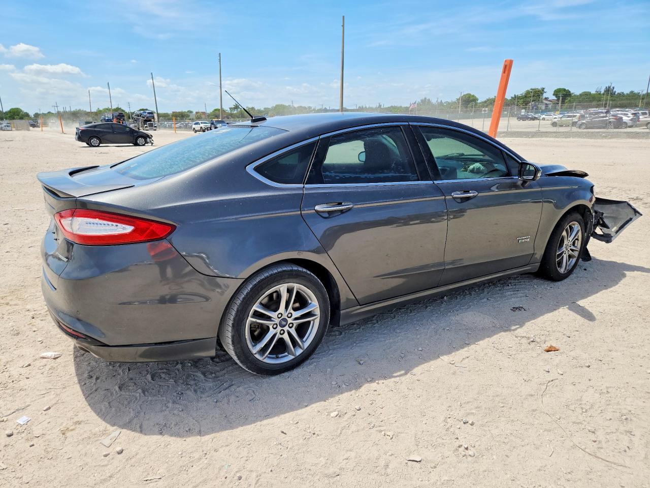 Ford Fusion Titanium Phev