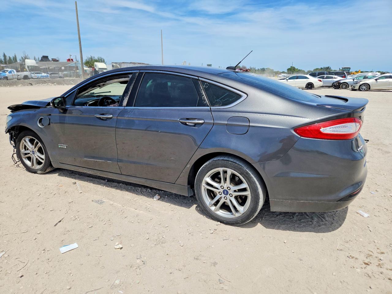 Ford Fusion Titanium Phev