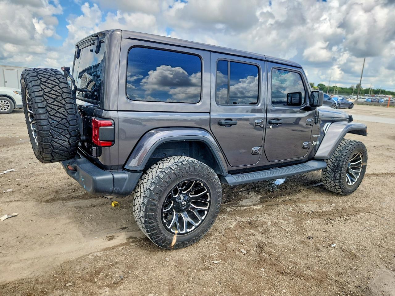 Jeep Wrangler Sahara