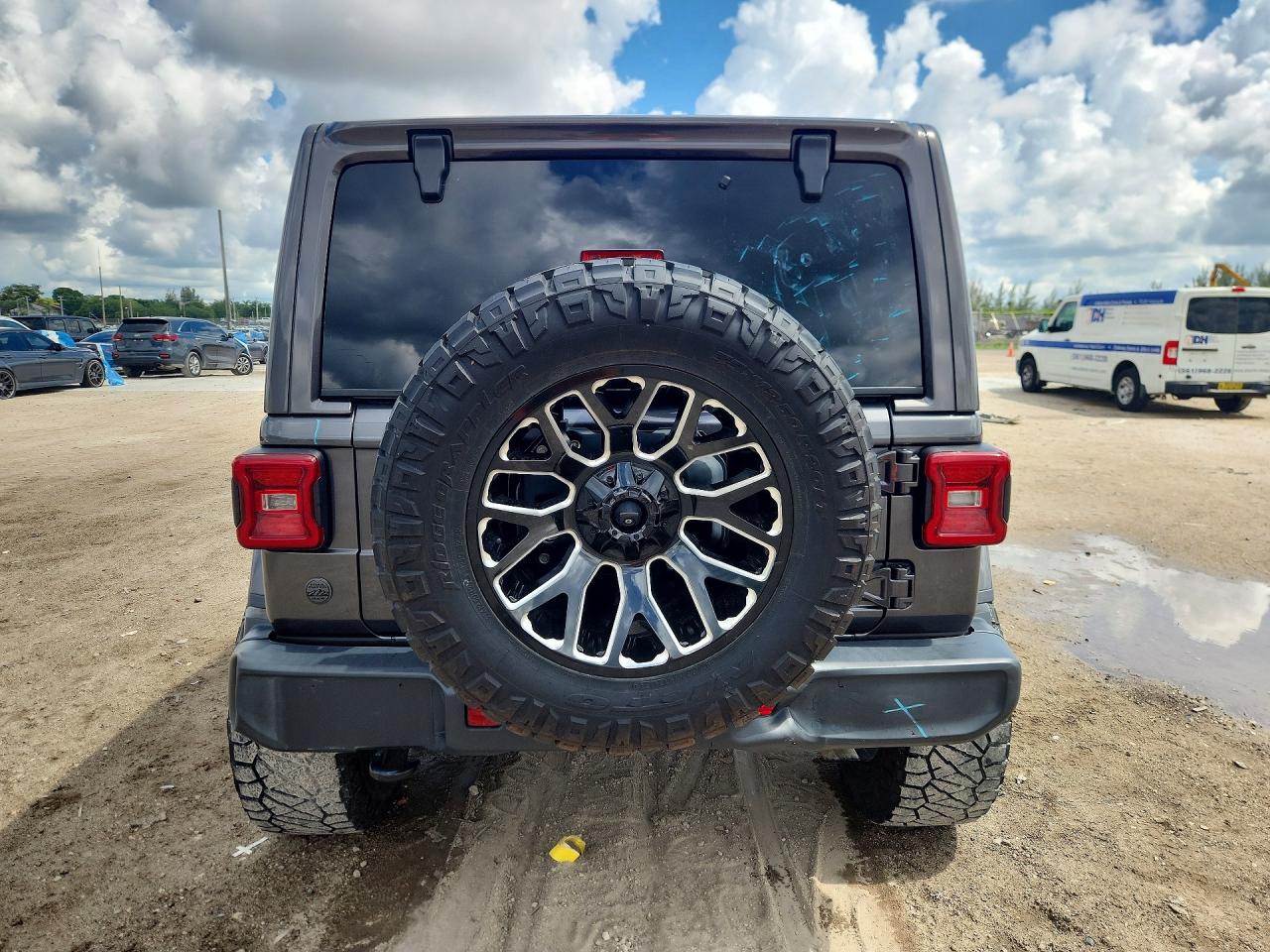 Jeep Wrangler Sahara