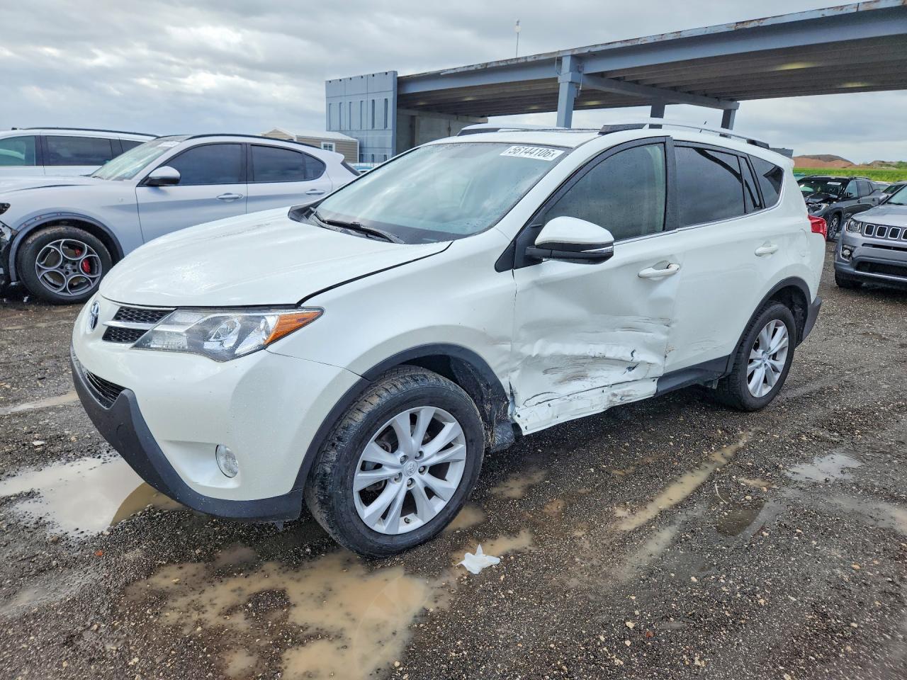 Salvage Toyota RAV4 Image