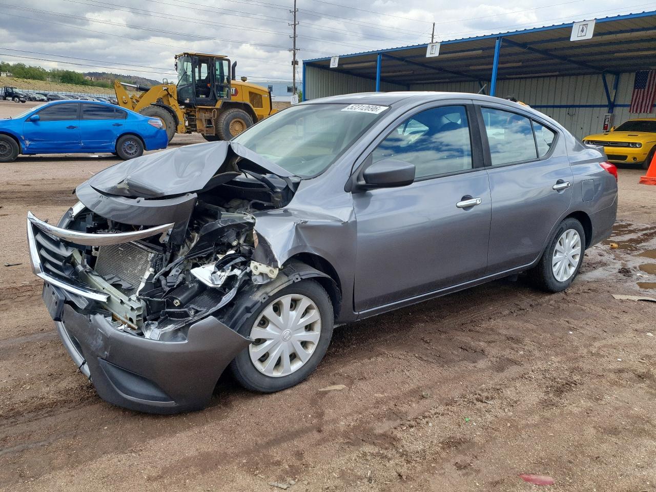 Salvage Nissan Versa Image