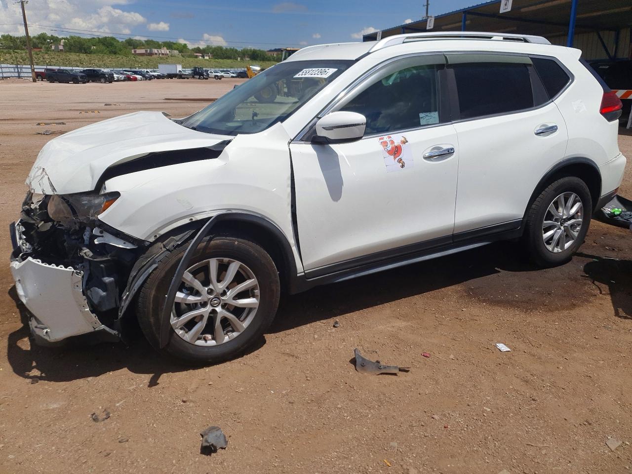 Salvage Nissan Rogue Image