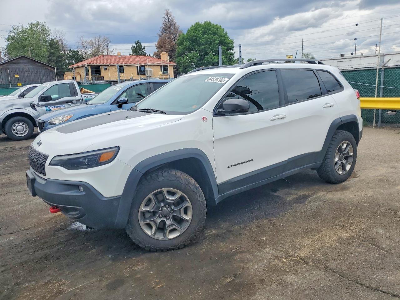 Salvage Jeep Cherokee Image
