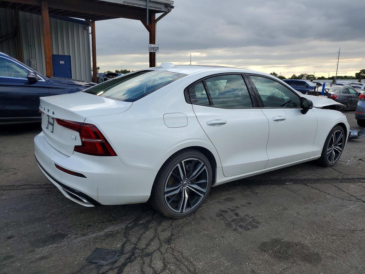 Volvo S60 T8 Recharge R-design Expressio