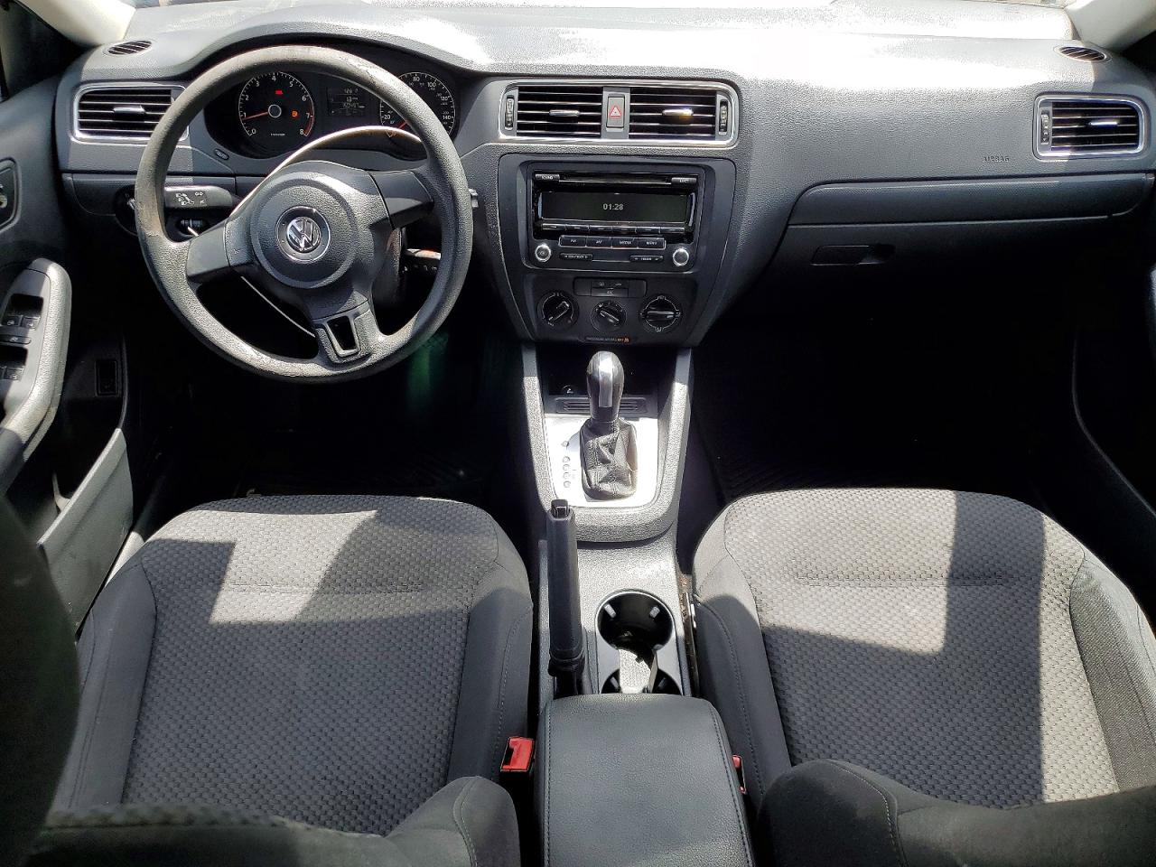 Volkswagen Jetta Base