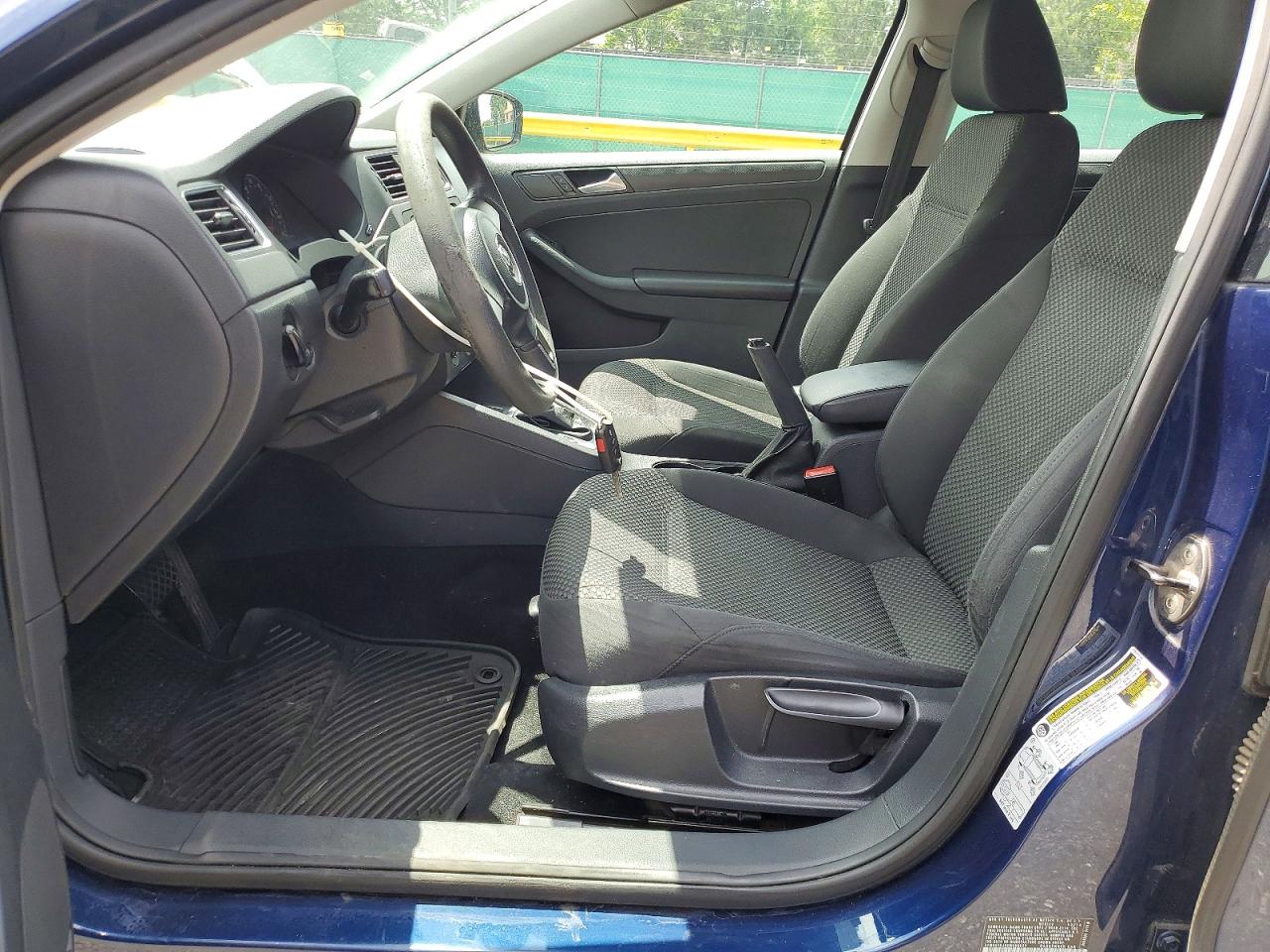 Volkswagen Jetta Base