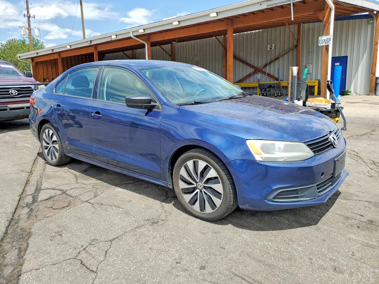 Volkswagen Jetta Base
