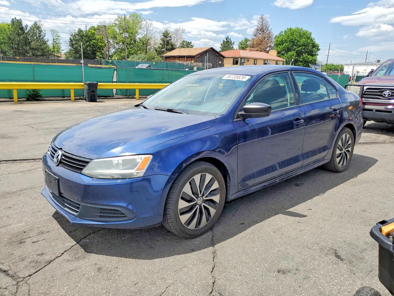 Salvage Volkswagen Jetta Image