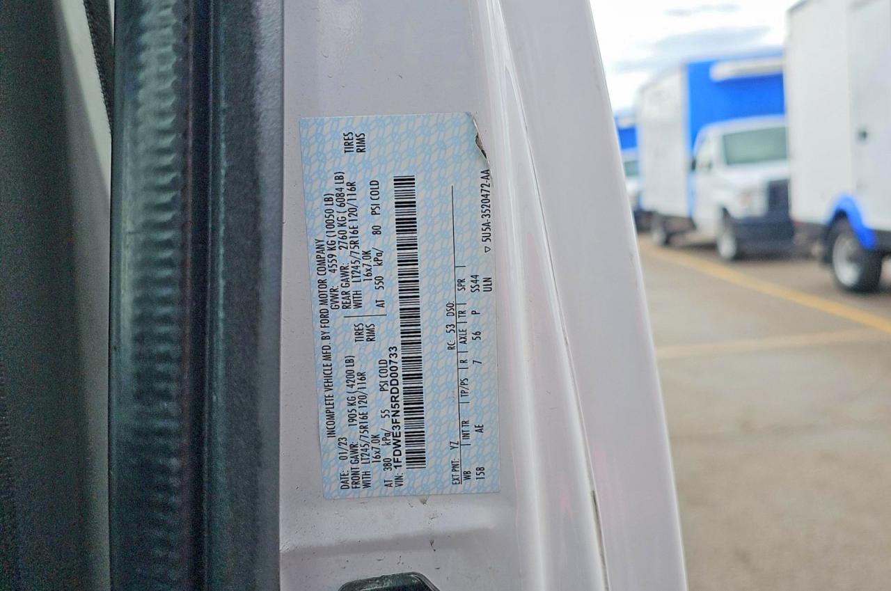 Ford Econoline E350 Super Duty Cutaway Van