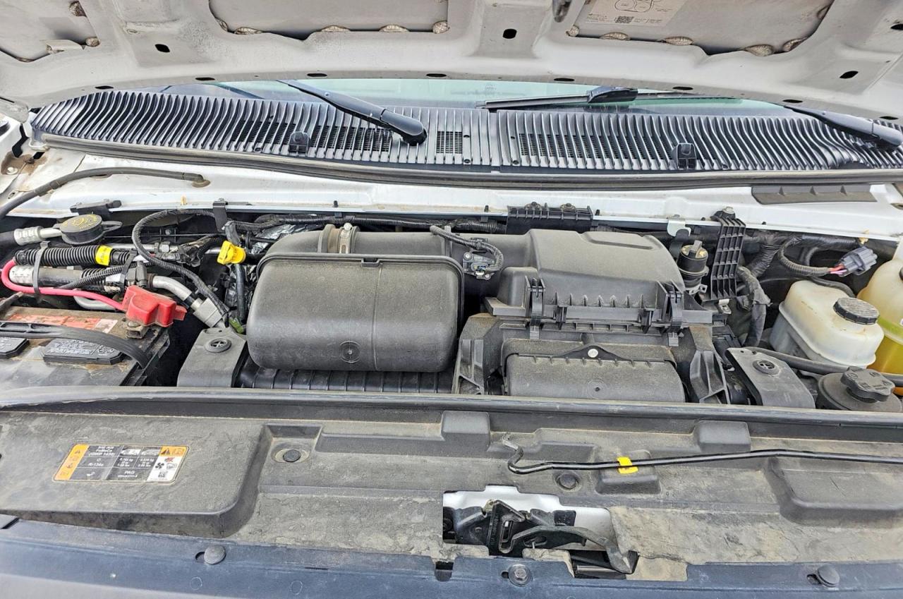 Ford Econoline E350 Super Duty Cutaway Van