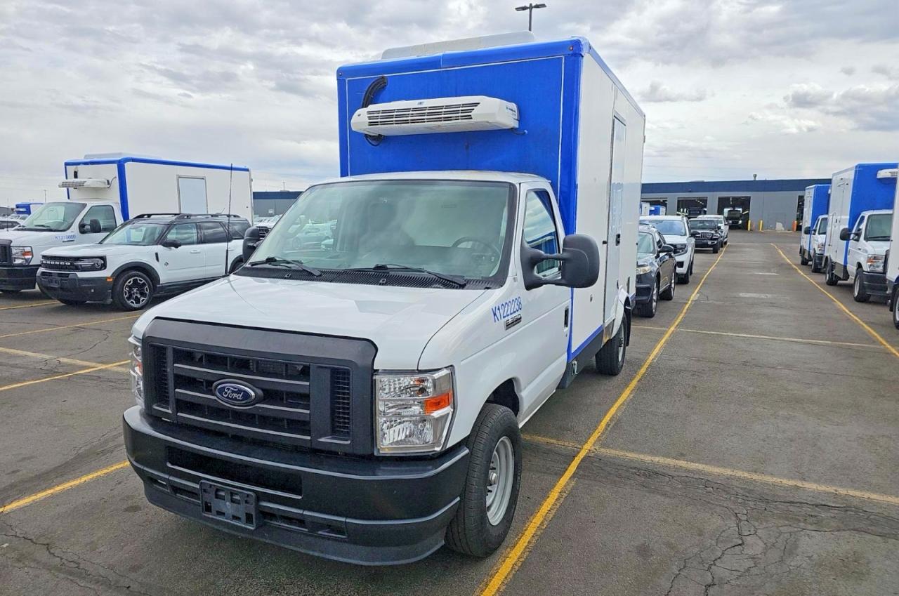 Ford Econoline E350 Super Duty Cutaway Van