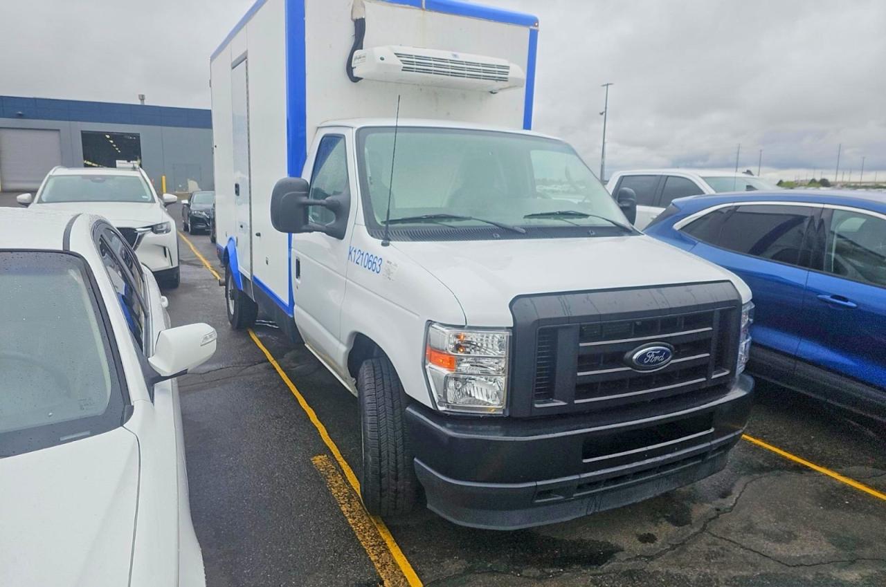 Salvage Ford Econoline Image