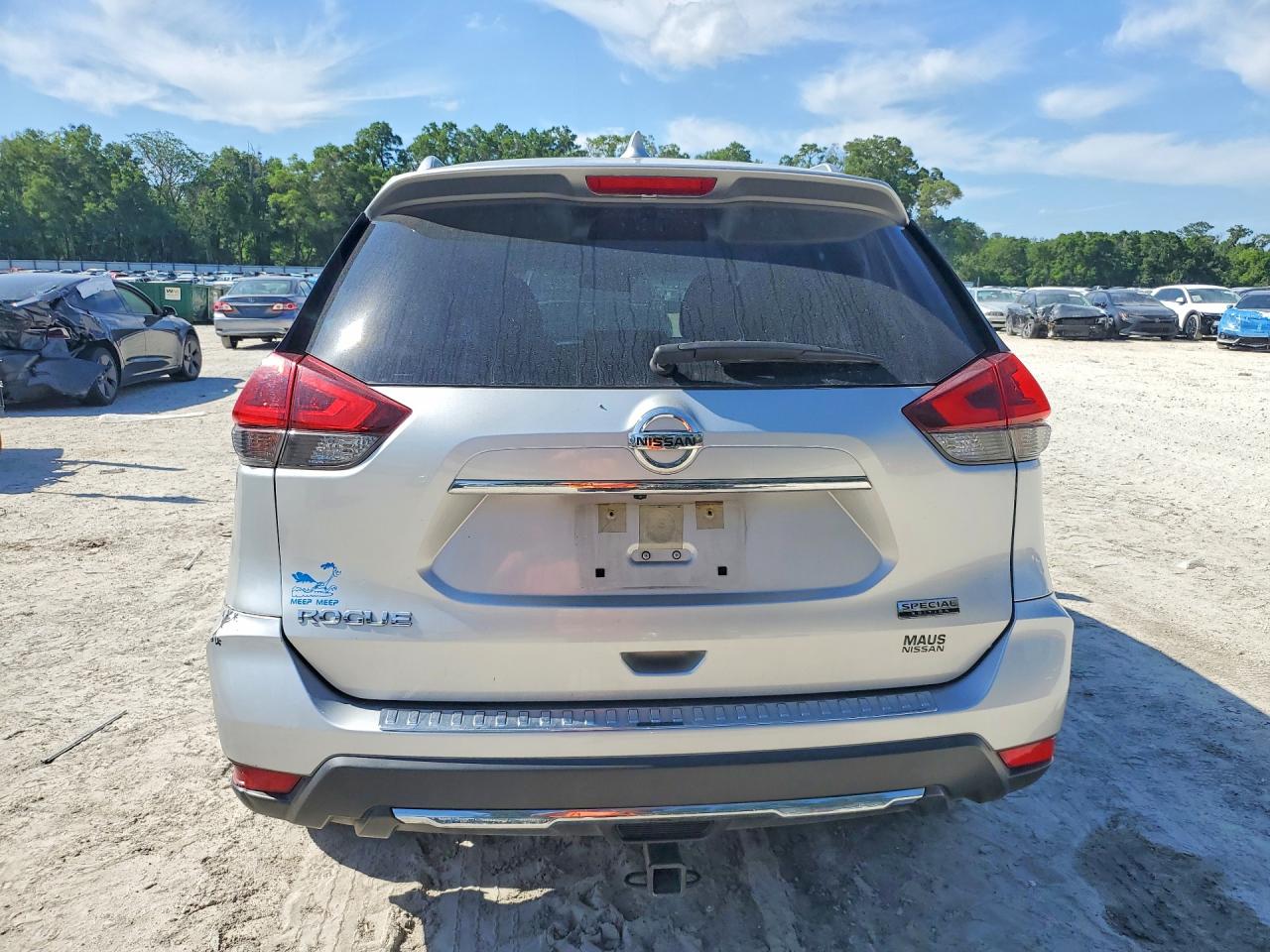 Nissan Rogue S