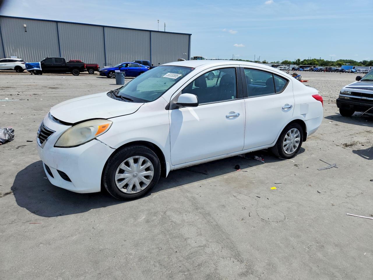 Salvage Nissan Versa Image