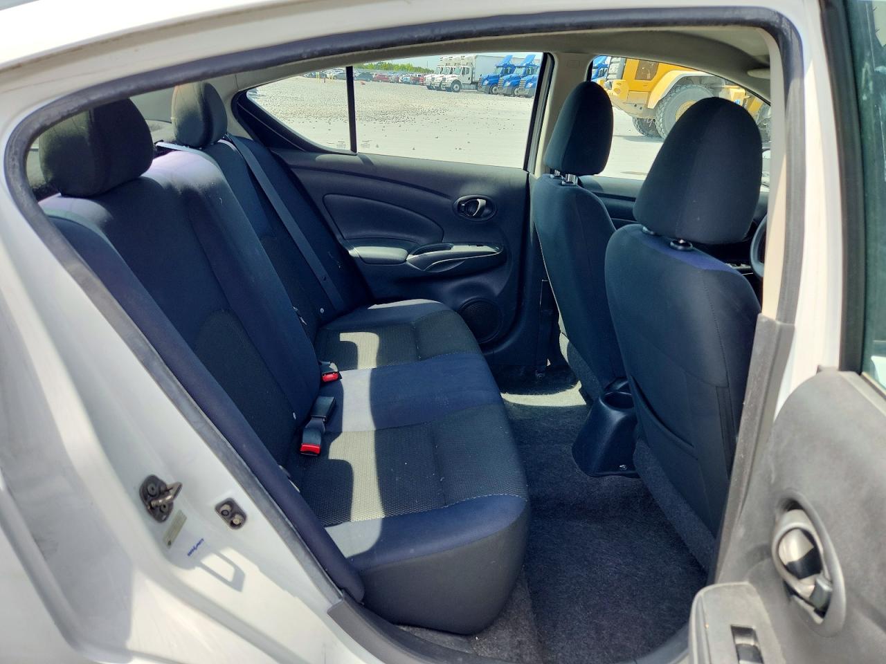 Nissan Versa 1.6 S