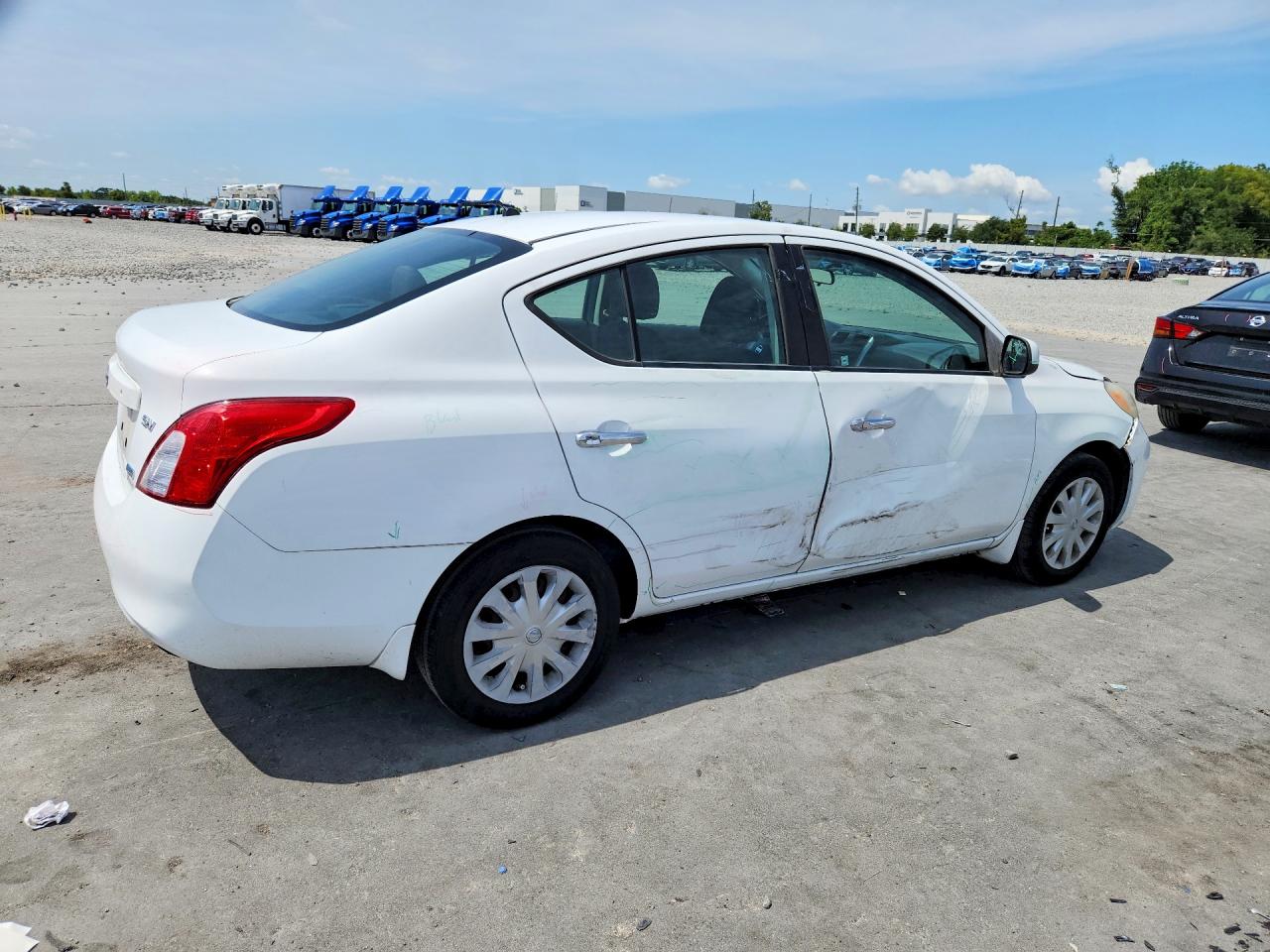 Nissan Versa 1.6 S