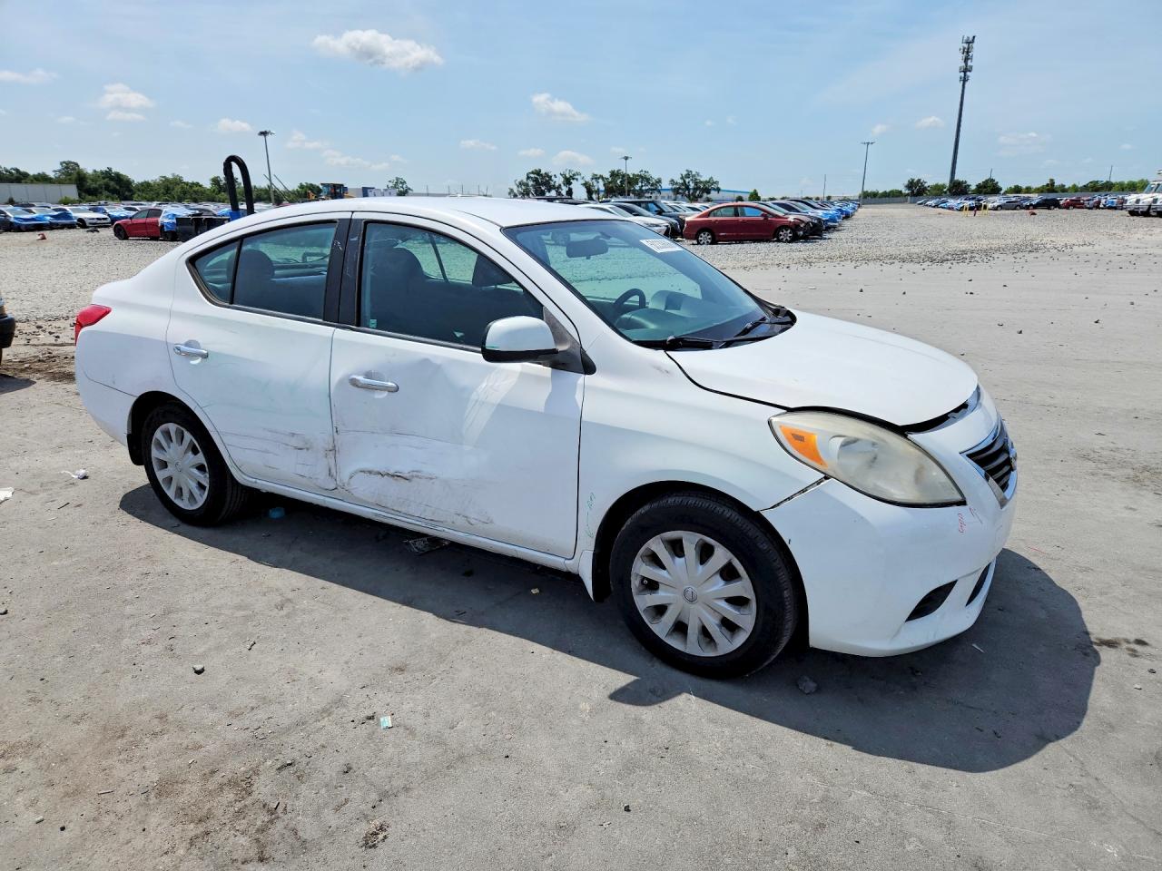 Nissan Versa 1.6 S