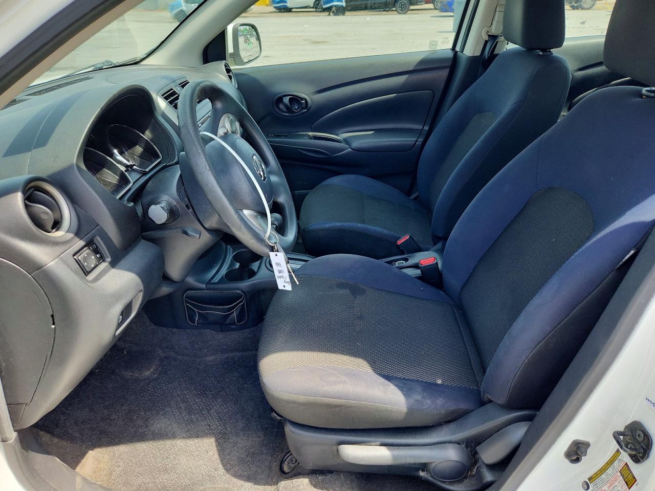 Nissan Versa 1.6 S