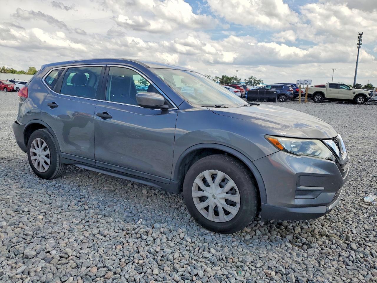 Nissan Rogue S