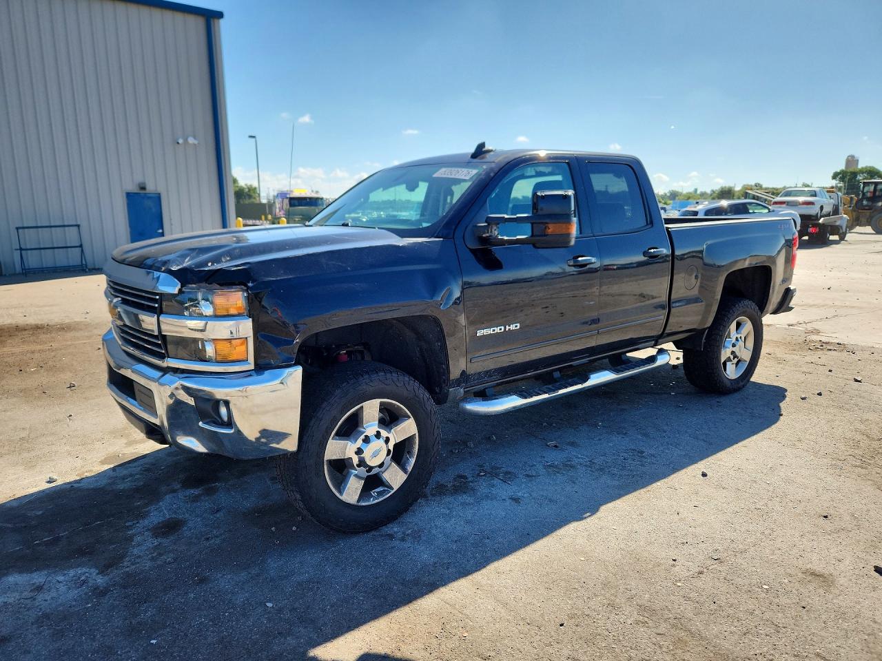 Salvage Chevrolet Silverado Image