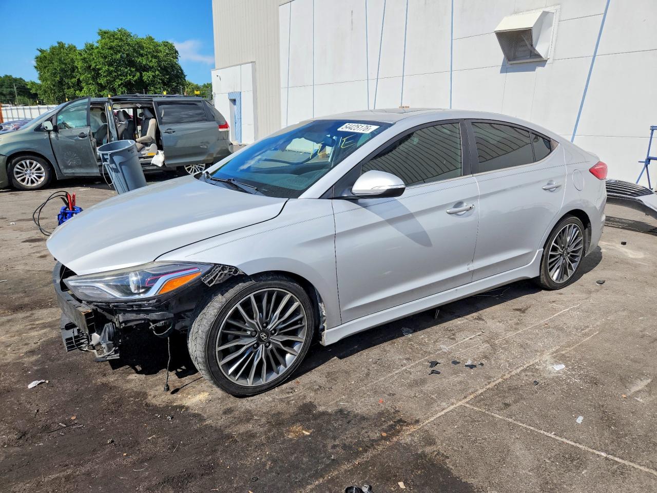 Salvage Hyundai ELANTRA Image