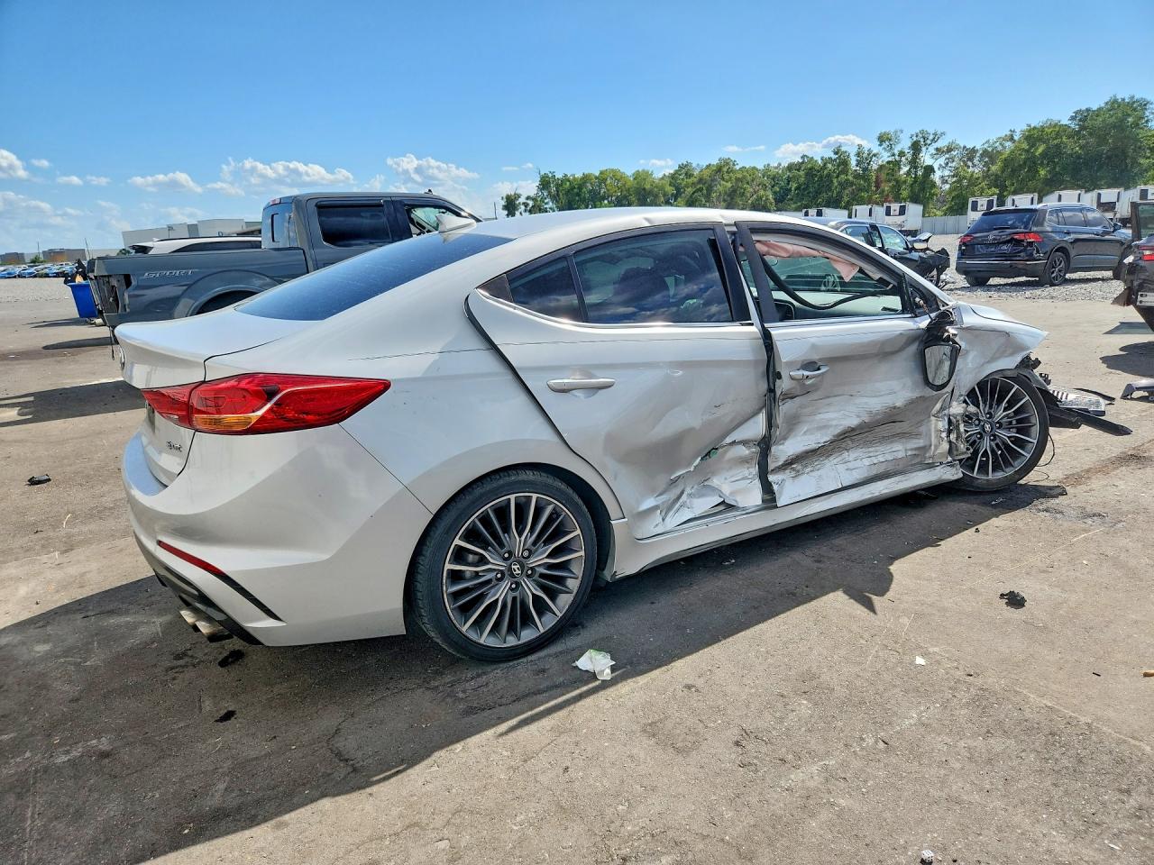 Hyundai ELANTRA Sport