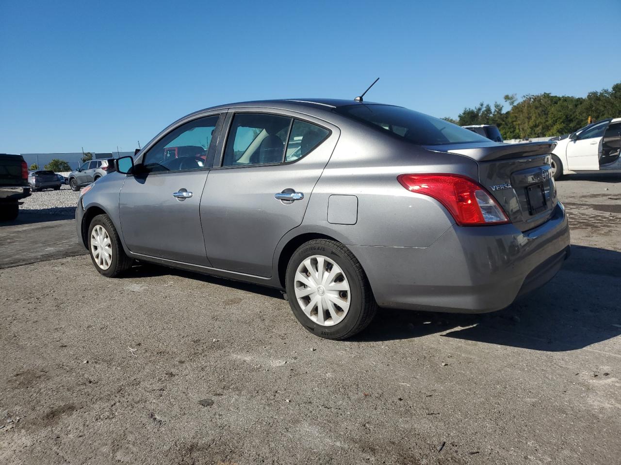 Nissan Versa Sv