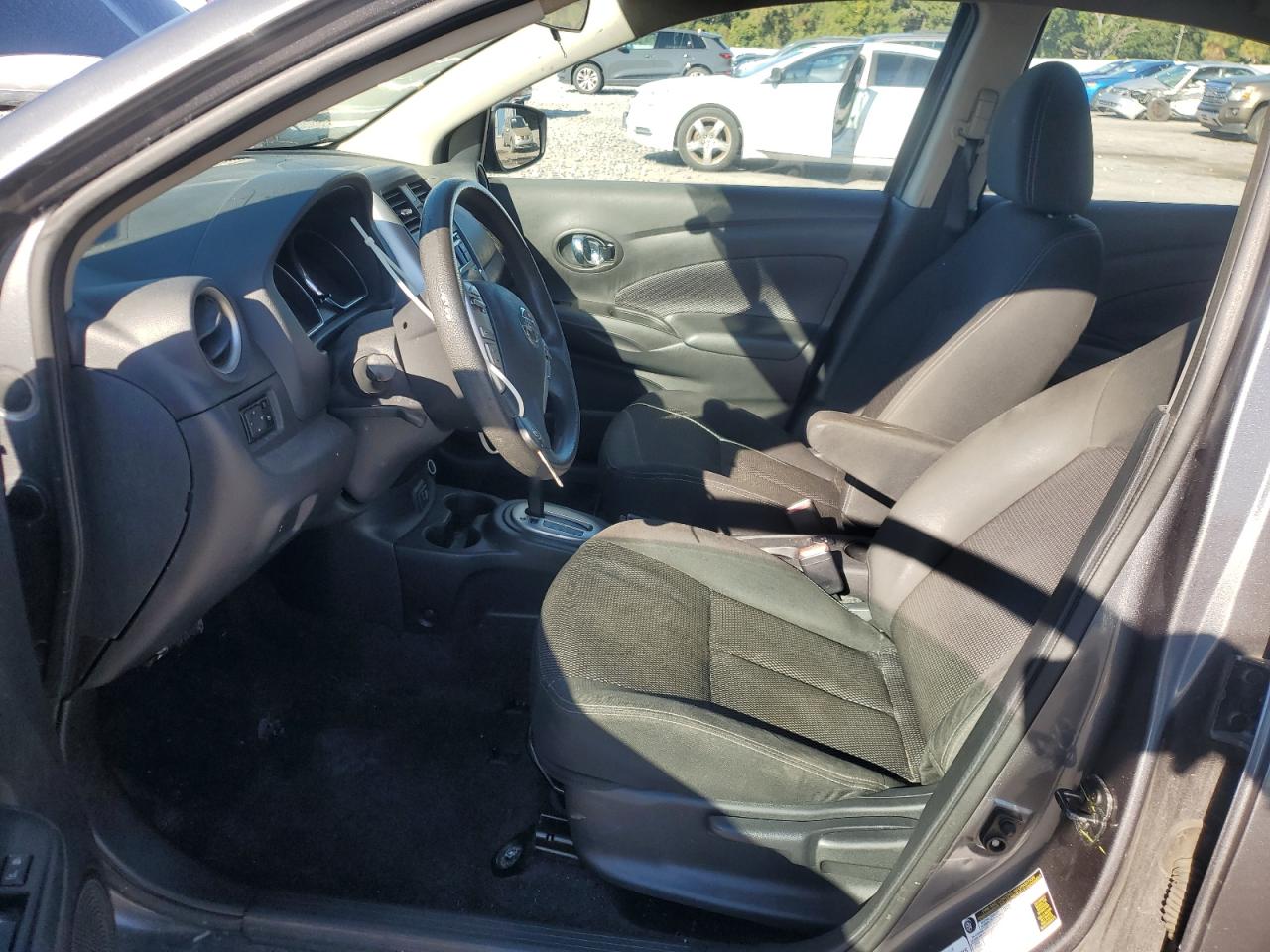 Nissan Versa Sv