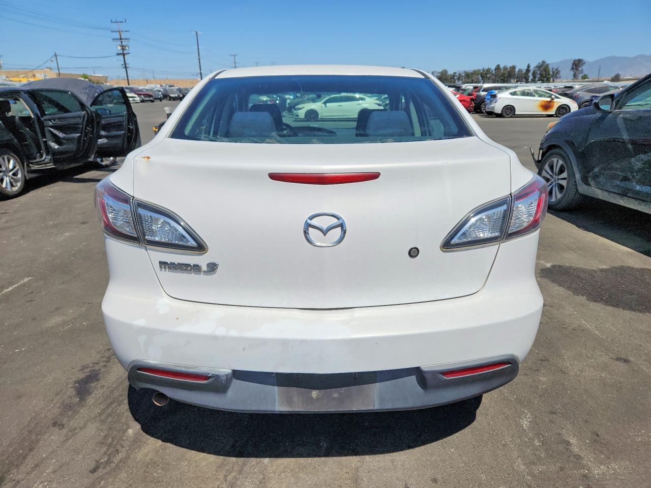 Mazda 3 I