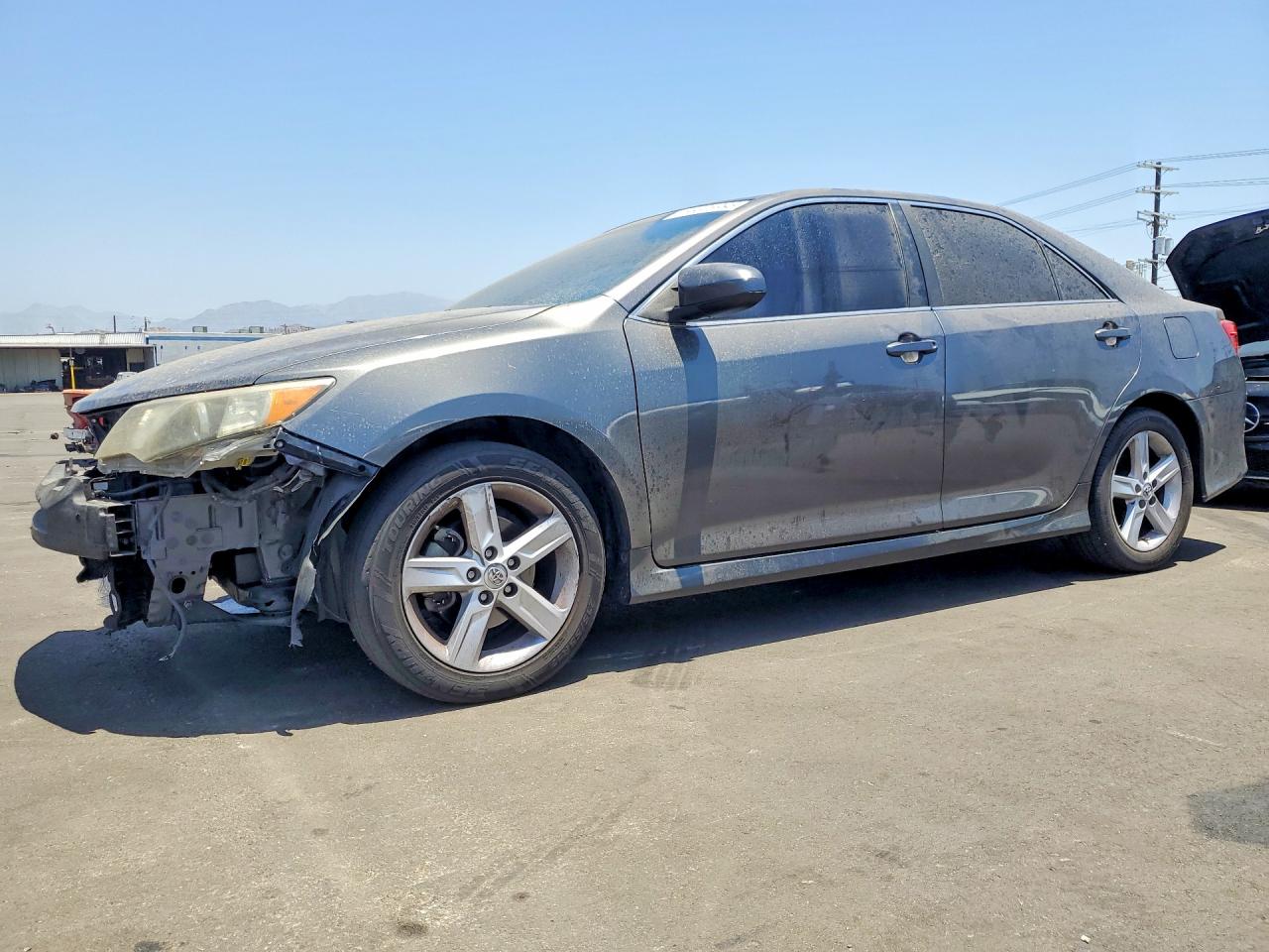 Salvage Toyota Camry Image