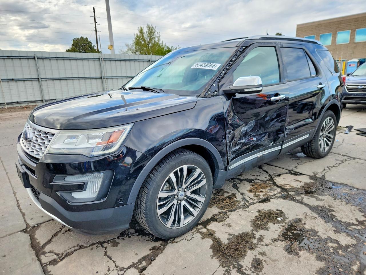 Salvage Ford Explorer Image