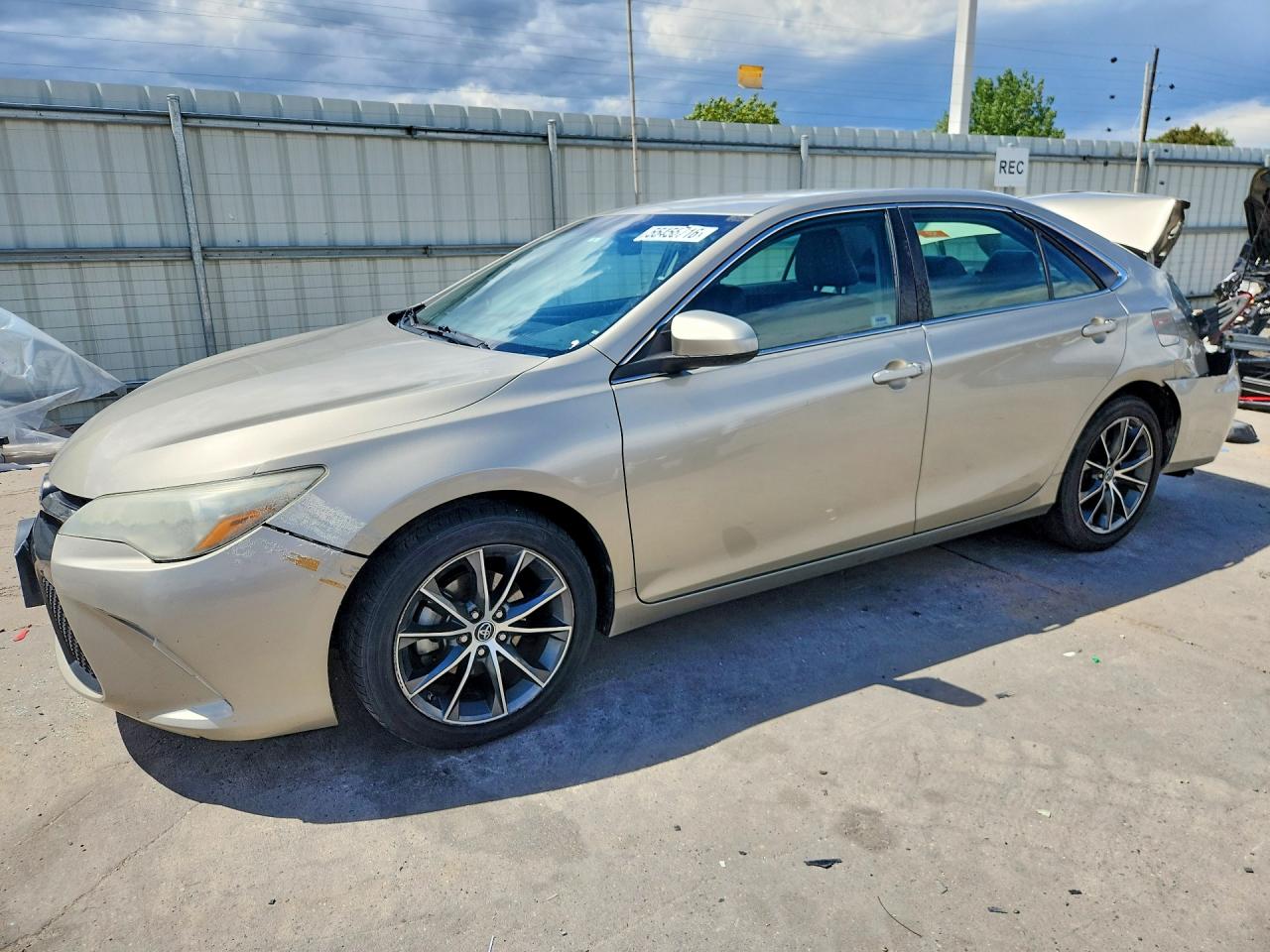 Salvage Toyota Camry Image
