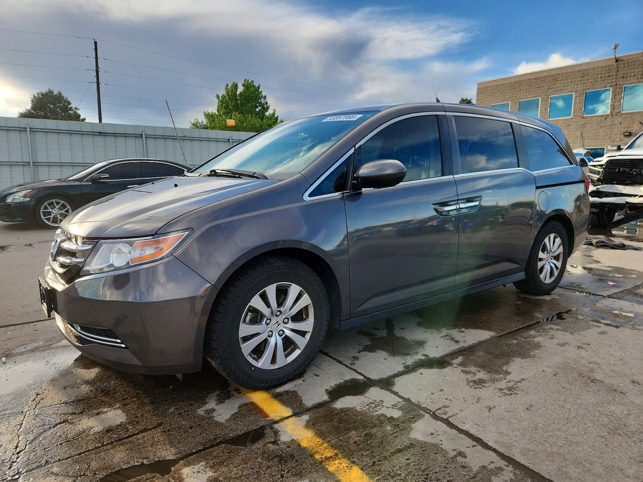 Salvage Honda Odyssey Image