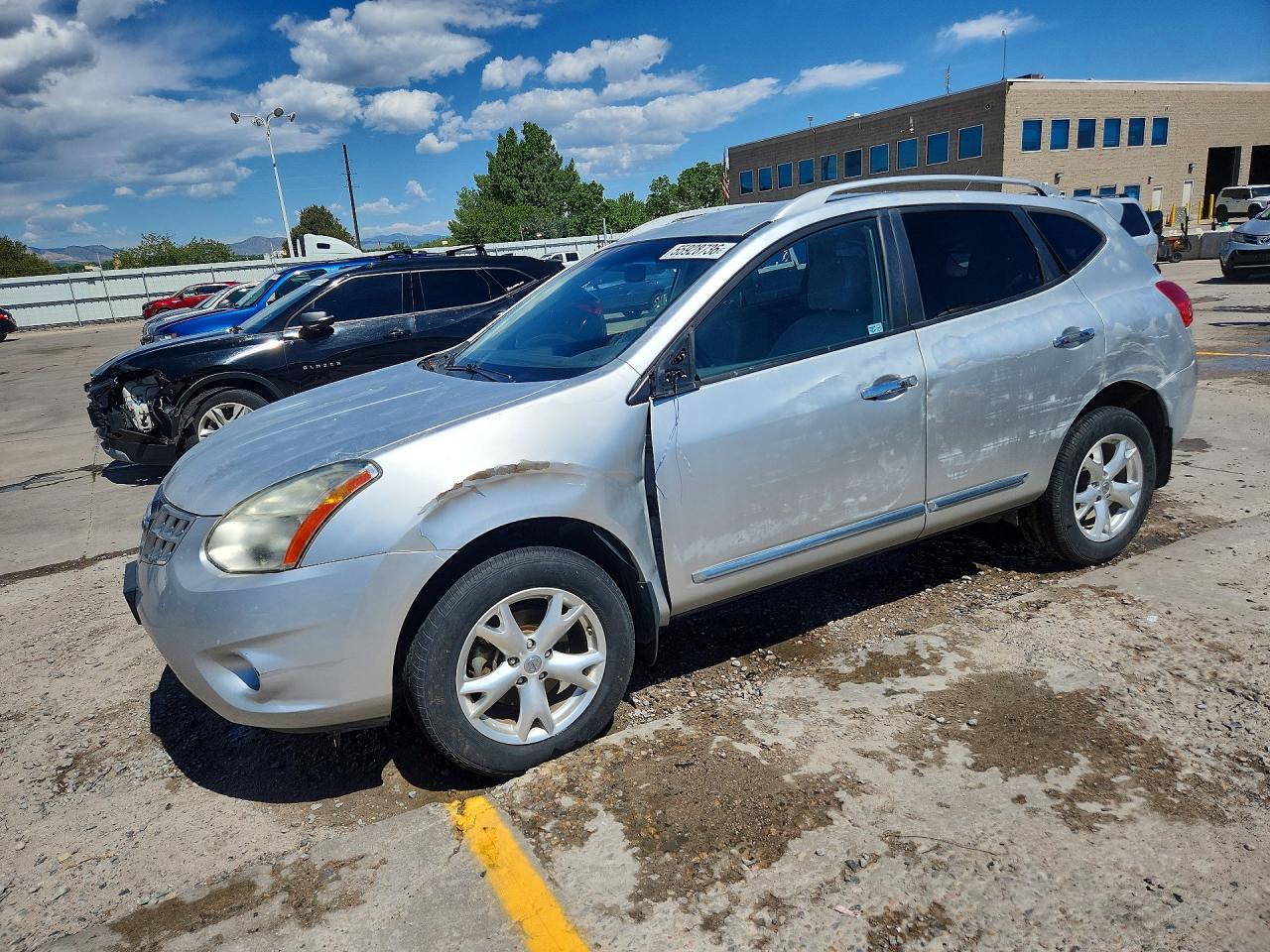 Salvage Nissan Rogue Image
