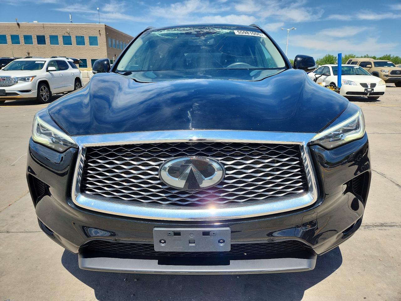 INFINITI Qx Essential