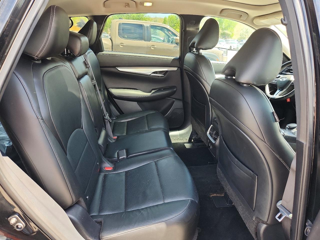 INFINITI Qx Essential
